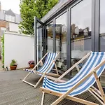 Beautiful Flat With A Garden House